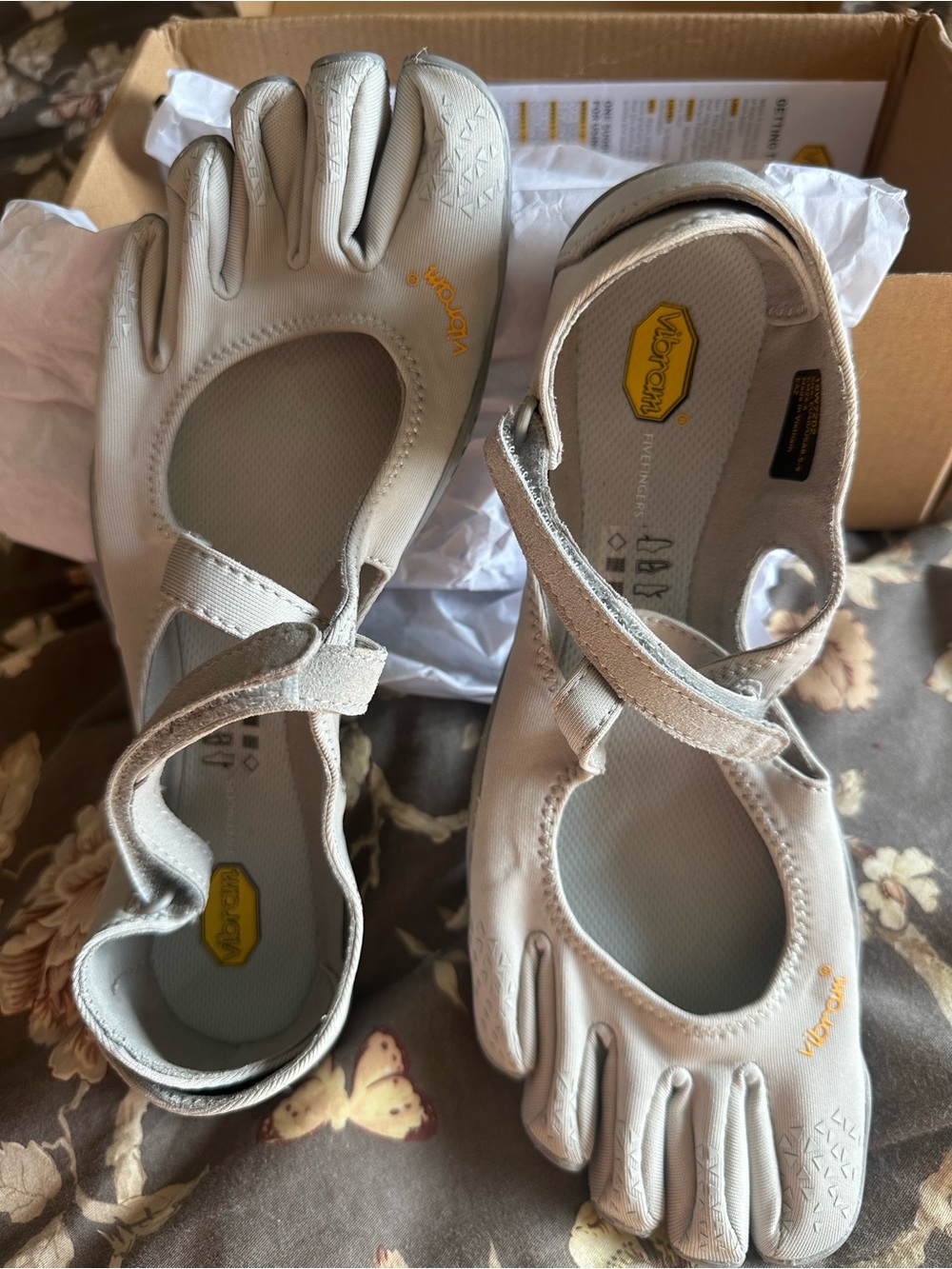 Vibram FiveFingers V-Soul Silver NWT 40 8.5/9